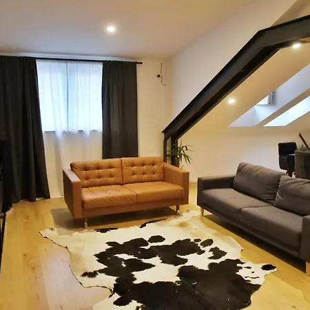 Beautiful In Center Apartament